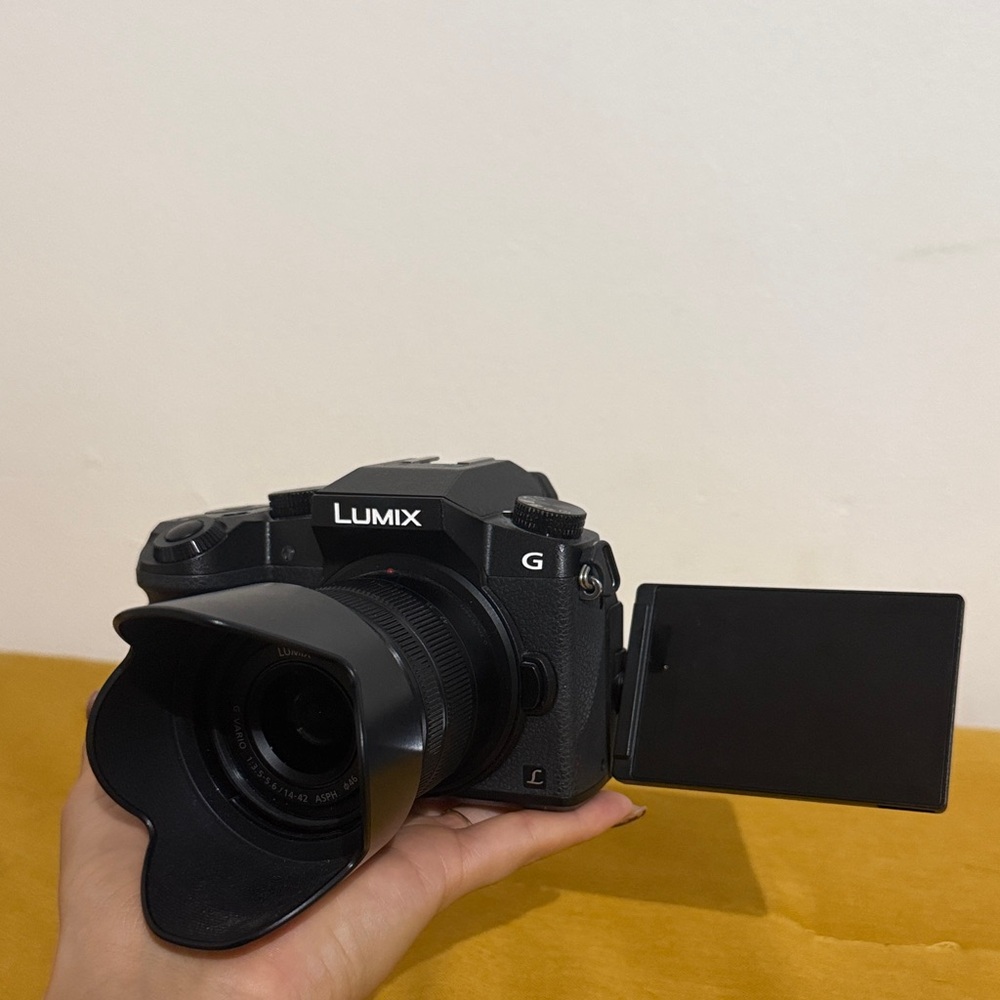 Panasonic Lumix G7 - Black